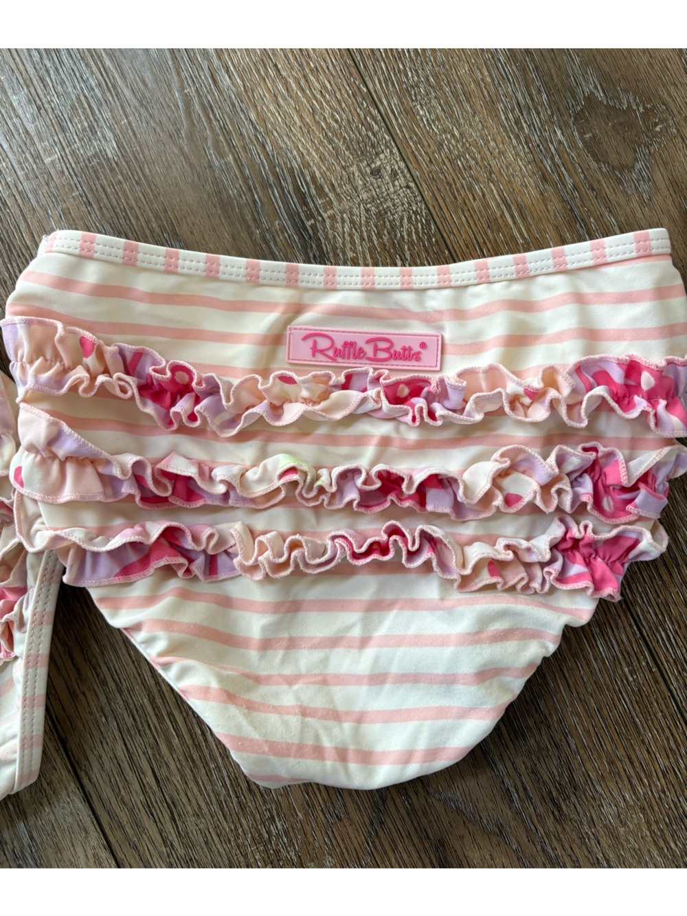 8 ruffle butts White and Pink Intimates Briefs